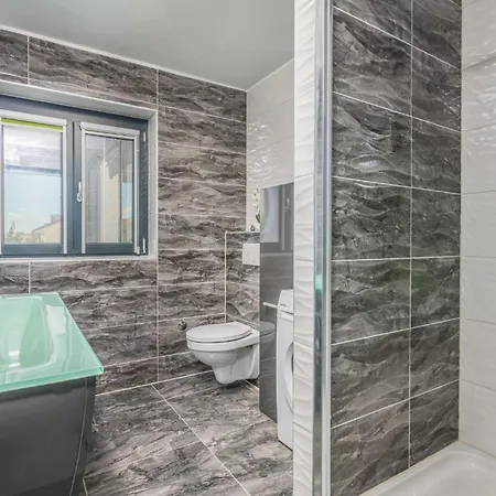 4 Bedroom Cozy In Krk * Krk Town