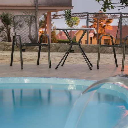 4 Bedroom Cozy In Krk