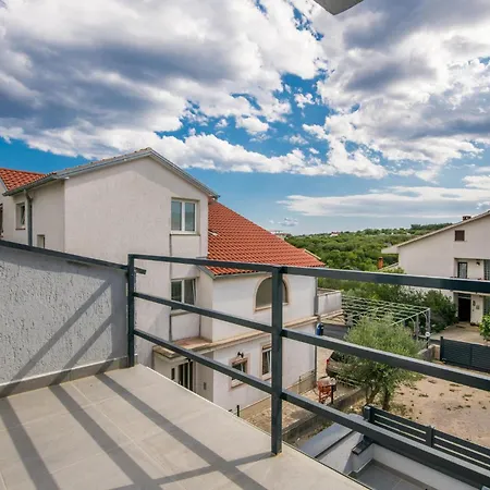 Holiday home 4 Bedroom Cozy In Krk
