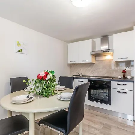 Holiday home Lovely In Krk With Wifi *