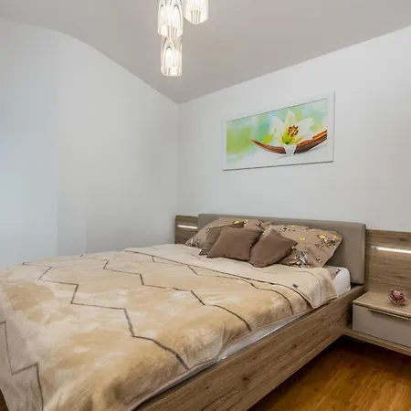 4 Bedroom Cozy In Krk