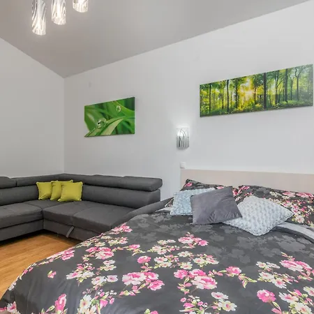 Holiday home 4 Bedroom Cozy In Krk Krk Town